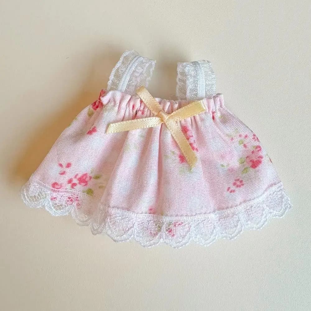Lovely fabric clothes for small cotton dolls - thumbnail 3
