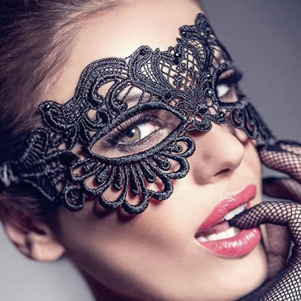 Black Party Mask for Women Hollow Lace Masquerade Blindfold Face Masks Princess Prom Party Props Costume Graduation - thumbnail 8