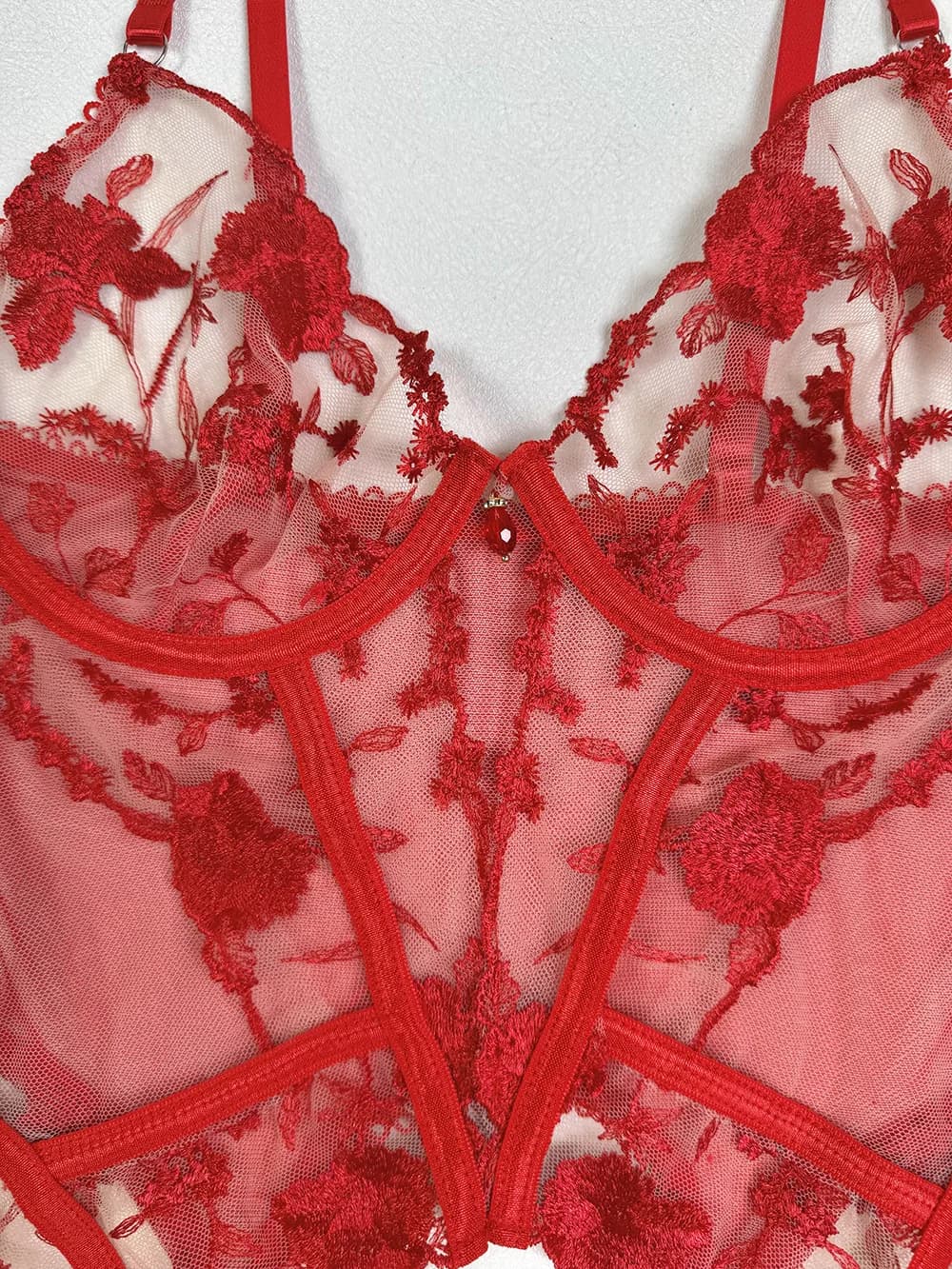 Lingerie set with push up lace bra - thumbnail 6