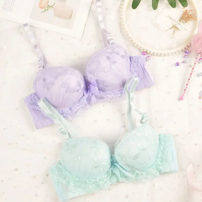Wireless lace lingerie set with bra and matching panties - thumbnail 6