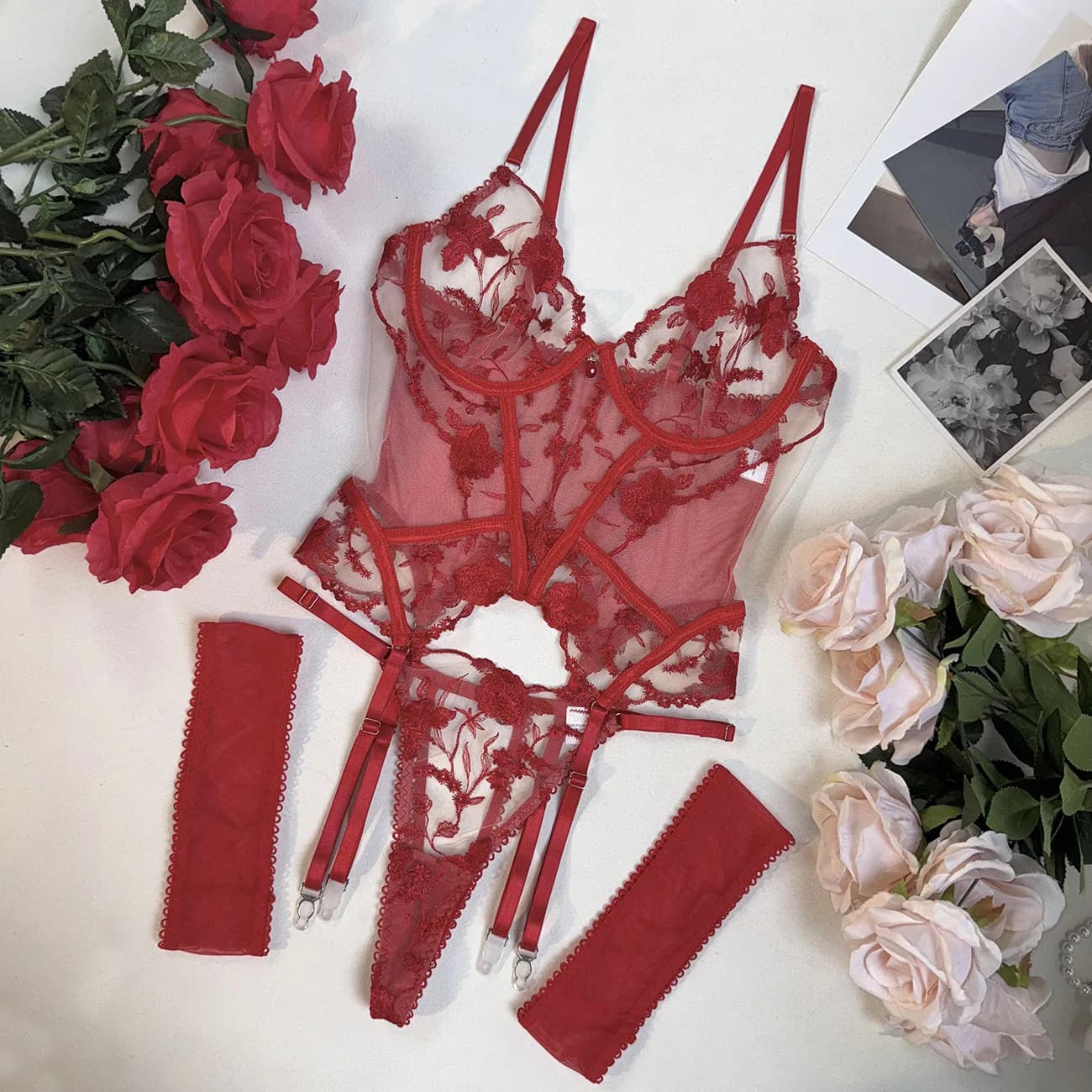 Lingerie set with push up lace bra - thumbnail 5