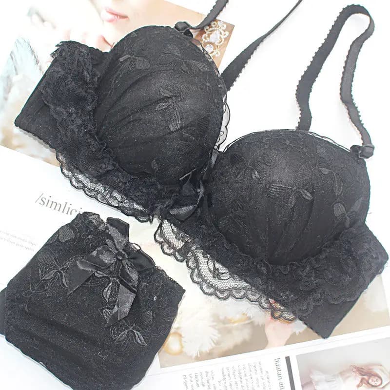 Wireless lace lingerie set with bra and matching panties - thumbnail 5