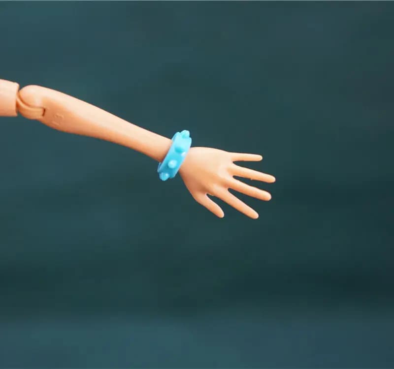 Decorative necklace, tiara, bracelet, and glasses for dolls - thumbnail 4