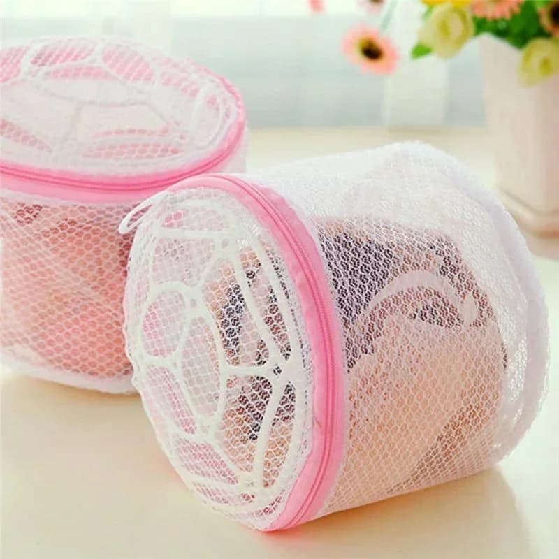 Cotton lingerie washing mesh bag with secure zipper - image 1