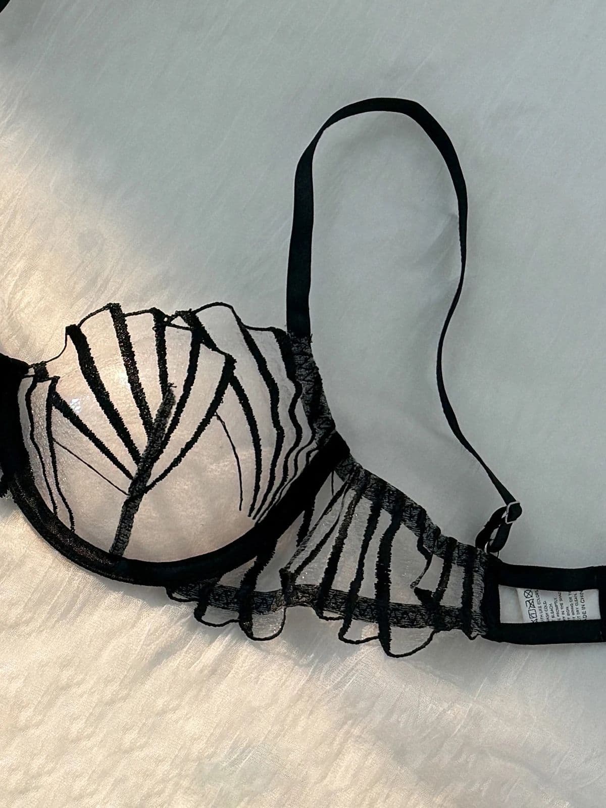 2pcs Women's Bra Set Sexy Lace Mesh Lingerie Set Ultra Thin Breathable Comfortable Lightweight Scallop Transparent Lingerie Set - image 1